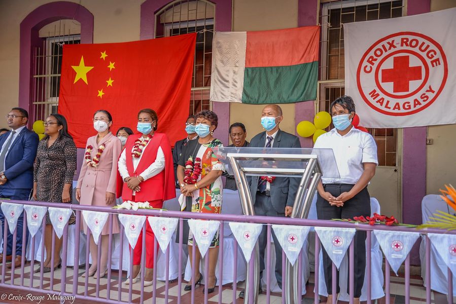 Cérémonie de remise de jouets, de fourniture scolaire pour les enfants du District 5
